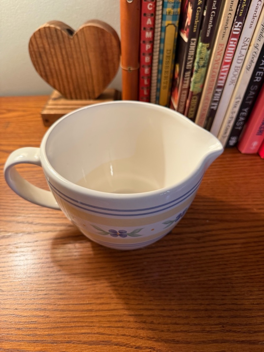 Vintage Pfaltzgraff Summer Breeze batter mixing bowl - Picture 2 of 4